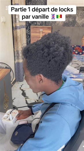 #creatorsearchinsights Discussion avec un client qui a trop de cheveux pour faire un départs de locks par vanille #hairstyle #hair #dreadlocks #vanille @Lunecobarbershop 🇸🇳💈✂️: J’ai créé un 2nd compte où je publie que des locks et des tresses allez vous abonner pour ne rien rater c’est le compte qui est en collaboration avec moi merci d’avance@luneco