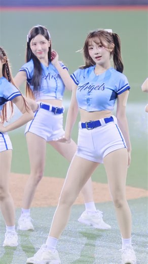 Little Sugar on Instagram: "250920 寵愛天使主題週 Fubon Angels-李珠珢(이주은) 開場舞 Ariana Grande-Problem （feat Iggy Azalea) @0724.32 #李珠珢 #이주은 #32 #fubon #fubonangels #富邦angels #cheerleader #野球応援 #人像攝影 #運動攝影 #cpbl"