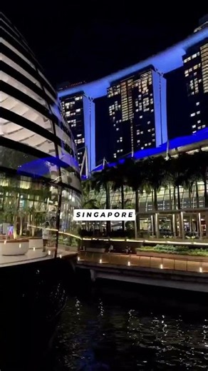 Inside Singapore’s Floating Apple Store 🍎🌊 | Apple Marina Bay Sands | Eugene Loane