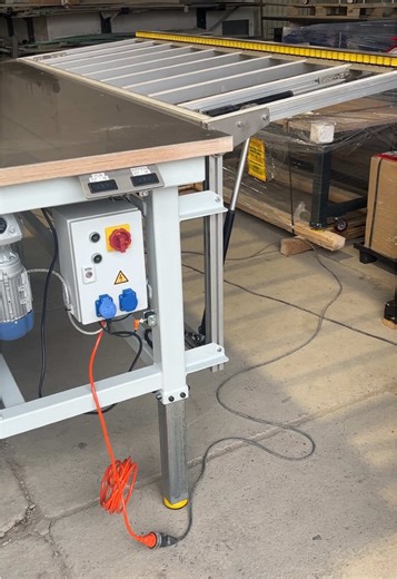 Individuelle XXL Schubladensysteme und Arbeitsflächen