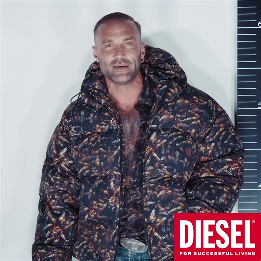 2025年秋冬キャンペーンを公開。個性豊かなモデルたちが、それぞれ独自のスタイルでディーゼルFW25コレクションを着こなし、反骨精神あふれるアティテュードを大胆に表現しています。 ▼メンズを見る https://bit.ly/45CMhat ▼ウィメンズを見る https://bit.ly/4n0CX67 | Diesel