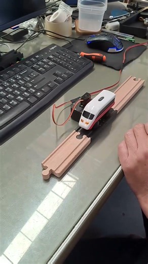 ของเล่นรถไฟต้องมี! ตัวหยุดรถไฟรางไม้