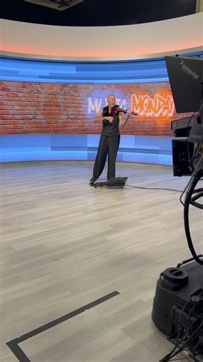 It’s Music Monday! Don’t miss a special performance by @dixonsviolin! Tune into Live In The D at 11 a.m. 🎶 #musicmonday | Live in the D