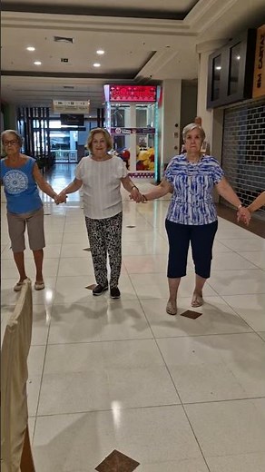 Dança Circular Sagrada no Projeto Terceira Idade Saudável, aula de @tessituradoser