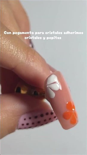 Tutorial flores 🌺. Base @bornprettyofficial . #nails #nailart #uñas #nailtutorial