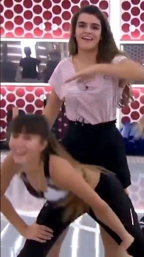 AITANA Y AMAIA BAILANDO EN OT 💙​