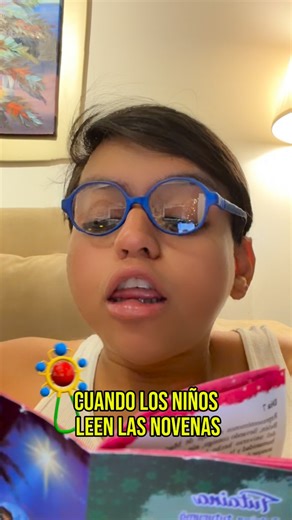 Mindo on Instagram: "Cuando el primito es el que lee la novena, queda tiempo hasta pa comprar el estren🎄😅 Tradición, risas y esos momentos imperfectos que hacen que todo se sienta real. Gracias a @tennis_sa por crear prendas con las que se siente la calidez del hogar, nuestra herencia y una forma moderna de vivir la Navidad"