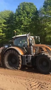 233K views · 1.3K reactions | Ein #Fendt 720 im Einsatz in der 11 Tonne Klasse beim Trecker Treck in Schafstedt, danke an Henning Groth für das #HandyVideo per Nachricht. | profi | Facebook