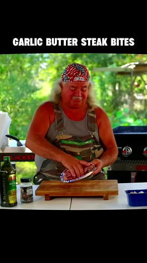 Garlic Butter Steak Bites Recipe on Blackstone Griddle