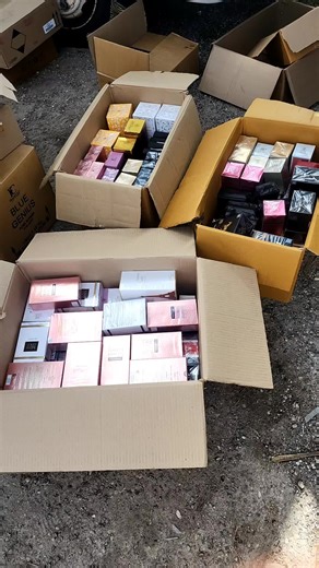 wholesale perfume 12 for $30 or 48 pcs for $100 mix and match 4603 west colional drive orlando florida the fairgrounds call Ravi 4076137368