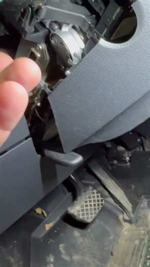 Volkswagen cruise control repair #automobile #mechanic #volkswagen ￼