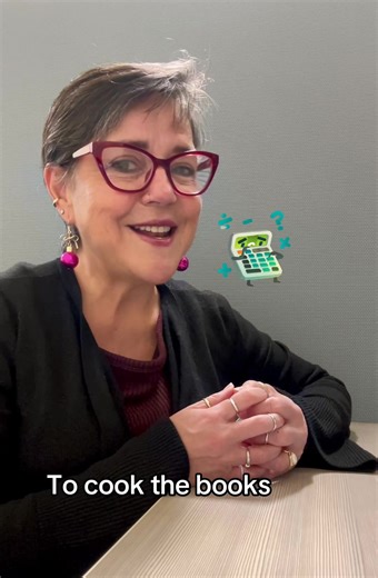 Expresión: Cook the books Procedencia: A partir del siglo 17, el verbo “to cook”, se reconoce como alterar cuentas. Tergiversar la contabilidad de una empresa. Cuando cocinas ingredientes en una receta, los alteras para mejorarlos y presentar algo delicioso. Es por eso que este verbo se ha usado de esa manera desde el siglo 16, solidificándose como expresión en el siglo 18. Significado: La manipulación fraudulenta de finanzas. Equivalentes: Falsificar los libros de cuentas Manipular o tergiversa