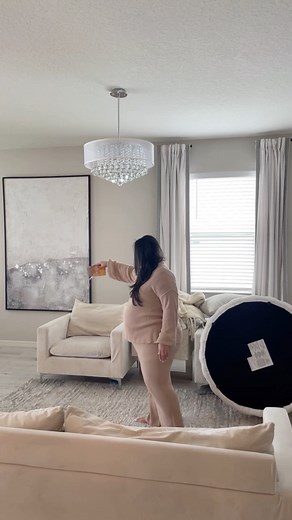 Naomi | Content Creator on Instagram: "I like to deodorize my upholstery and area rug often to keep them smelling good. I use good ol’ baking soda and my favorite essential oils to freshen up my home and I also showed this on my mattresses a while back. Let me know if you’ve tried this! 🤗"