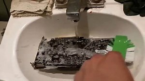 How to clean your gpu right 😆 | GambleTwice