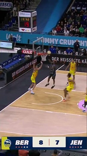 LIVE: Powering into the lead! 📺 All BBL Cup games live on Dyn.