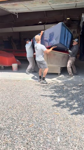 Let ‘em Run Drift Boats on Instagram: "Build em light, build em strong, build em beautiful. Every single hull is built with these three things in mind. 150lbs on every Drifter hull. Infused with with engendered fabrics and vinyl ester resin and high density core to produce the lightest strongest composite possible. #driftboat #boats #flyfishing #madeinamerica #guidelife"