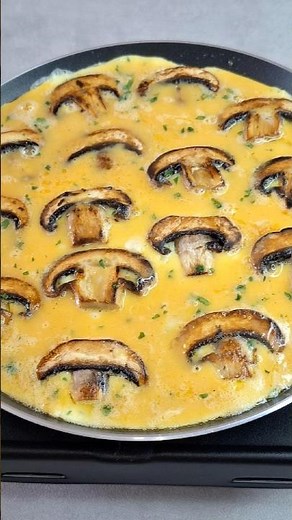 For those wondering what to make for breakfast 😱 The most practical mushroom and egg recipe! 🍳🍄