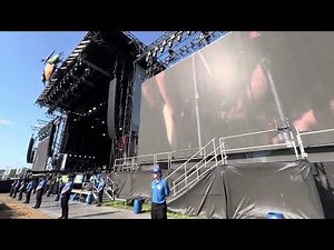 Amyl and the Sniffers live @ Glastonbury Festival 2025