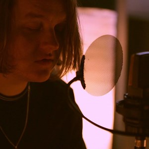 NEW MUSIC! 'RUSH' 🥀feat. Jessie Reyez LISTEN NOW! 👉🏻http://lewiscapaldi.com/rush 👈🏻 | Lewis Capaldi