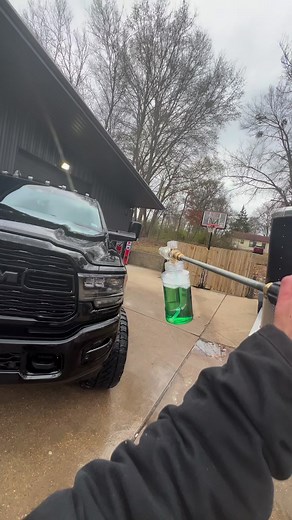 1.1M views · 4.8K reactions | Foaming with a salt of story time  #ceramiccoating #detailing #paintcorrection | SE Auto Solutions | Facebook
