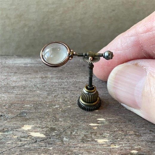 1:12 Scale Magnifying Glass Stand - Etsy Canada