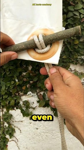 Quick-Release Tarp Hitch: How to Secure and Untie in Seconds!👍