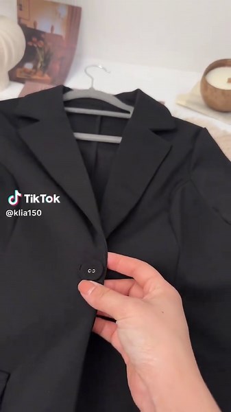 Ladies' fashionable suit sets are the epitome of elegance. With sleek lines and fine tailoring, they enhance the female figure. High - quality fabrics ensure comfort while wearing. Whether for business occasions or formal events, these suit sets make women look confident and stylish. #tiktokshopblackfriday #tiktokshopcybermonday #spotlightfinds #ootd #fashion #fallfashion #giftideas #fpy #gift #treasurefinds #nightwear #pajamas #pajamaset #loungeset #sleepwear #nightwear #outfit(topic) #croptops