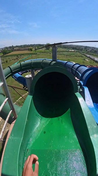 Bella ciao parkour I'm waterpark waterslides