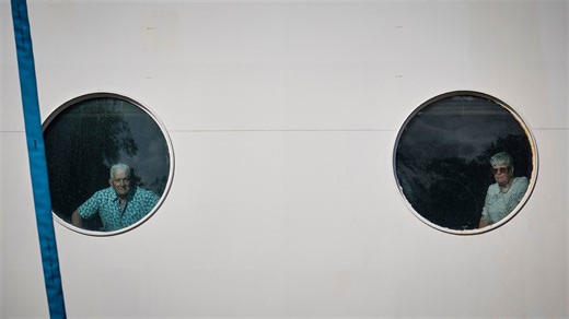 El crucero confinado en Burdeos por un brote de gastroenteritis partirá el viernes rumbo a España