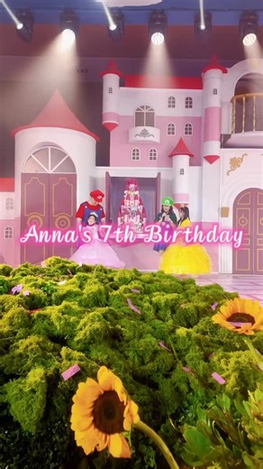 What a fabulous Super Mario themed cake for Anna’s 7th birthday. Thank you for having us. ❤️ @partystartersph @gideonhermosa @niceprintphoto @g.a.u_entertainment @juancarlocaterer @lxeventspro @4thwall.group @alwaysinmotionlive #honeyglazecakes #caketasting #destinationcakes #customcakesmanila my##debutcakesmanila #debutcakesph #customizedbirthdaycakesph #customizedcakesmanila #weddingcakesmanila #weddingcakesphilippines #customizedcakesmanila #customizedcakesphilippines #customweddingcakesmanil