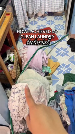 Long awaited laba tutorial eto na. Kung pano nagiging malinis ang laba. DISCLAIMER: Hindi ako nakikipagcompete sa process nyo kanya-kanya tayo pero dahil madaming natuwa sa paglalaba ko at madaming humihingi ng tutorial, eto na. Ang process na to ay natutunan ko lang din sa aking mama na dating labandera . #laundrytok #laundryhacks #fyp