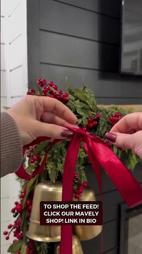 Cozy & Chic Christmas Mantel Styling Ideas for Festive Vibes!