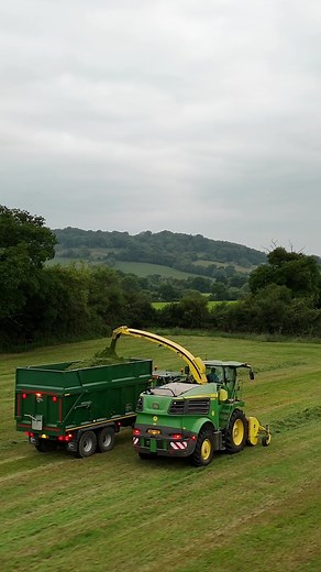 Part 2 trowbridges 2nd cut #blowup #silage #2ndcut#4k #hunts #johndeer #backbritishfarming🇬🇧 @Suntrowbridge @John Deere