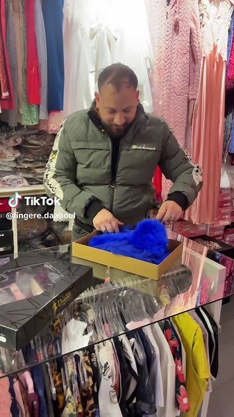 Exploring Fluffy Fashion: Green Jacket Style Insights