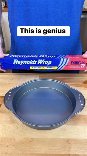 945K views · 2.2K reactions | Make your own cake pan with foil #cake #diy #cooking #tip | Liz & Jeff | Facebook