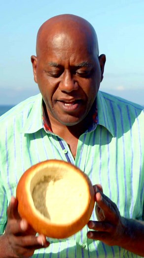 12K views · 48 reactions | Join our good mood as we tuck into some delicious made by Ainsley Harriott. Tune in on weeknights at 8 pm to watch #AinsleysGoodMoodFood  | Food Network UK | Facebook