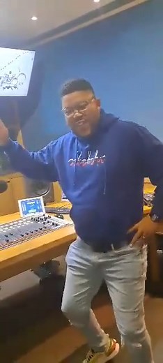 Skuzabell Live on Lesedi FM with Mozwakhe Kachela