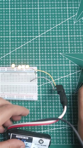 ⚡ Parallel Connection DIY – 4 Yellow LEDs Experiment 💡#shorts #viral