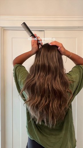 the amount of volume this hairstyle gave my pony is crazy #simplehairstyle #hairstyles #hair #easyhairstyles #cutehairstyles #HairHacks #ponytailhairstyle