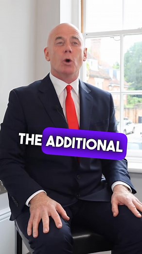 WHAT IS YOUR BIGGEST WEAKNESS Interview Question and Example Answer! #interviewskills #interviewtips #interviewquestions #jobinterviewtips #richardmcmunn #careervidz | CareerVidz