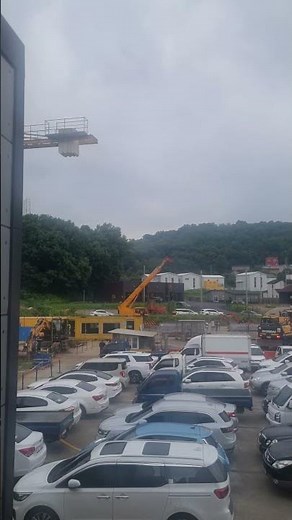 #건설기계조종사안전교육 #지게차 2교시 끝 쉬는시간 자격시험 중인 사람들을 바라다 보다.