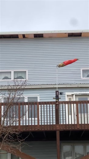 As of Sunday afternoon, there is no flooding in Nome. According to the National Weather Service, wind started to pick up late Sunday morning and peaked at 1:53 p.m. with west winds at 39 mph, gusting to 55 mph. As of 3:53 p.m., the winds are still blowing at 28 mph, gusting to 39 mph. Although water levels are low right now, they are expected to peak Monday morning. Due to high winds, the City of Nome has asked people to remain inside and beware of loose items. 📸 by Diana Haecker and Ariana Cro