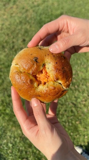 4.8K views · 11 reactions | Sun’s Out, Buns Out at 85°C  Grab our irresistible, tear-apart Sundried Ravioli Roll today️⛅️ | 85C Bakery Cafe | Facebook