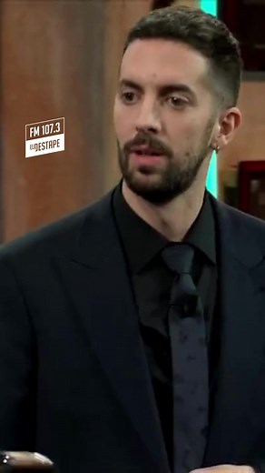 1.9M views · 137K reactions | Por suerte tenemos a Lali 朗 Nuestra reina del pop pasó por el programa de “La Resistencia” para hacer patria y enseñarle al conductor y la audiencia lo que es ser argentino. Desde cantar el temon "muchachos" hasta enseñarle cómo se hace un verdadero choripan, Lali sabe cómo representarnos y por eso la amamos.  App #ElDestapeRadio  FM107.3 | AM1070  eldestaperadio.com ▶️ YouTube y Twitch: /eldestaperadio | El Destape Radio | Facebook