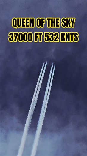 Queen of the Sky at 37,000 FT 😳 Boeing 747 Over Toronto #shorts #aviation
