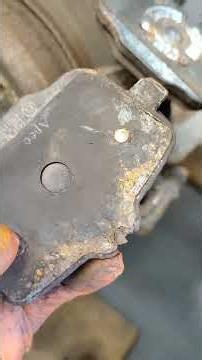 Do czego doprowadził zły montaż klocków hamulcowych #mechanik #hamulce #4wheelsbydavid