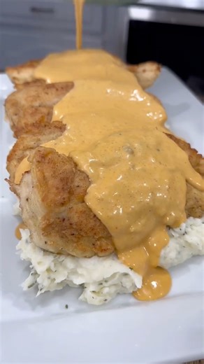 Creamy Pan Fried Chicken🔥 #easyrecipes #chicken #dinner | Cookinginthemidwest