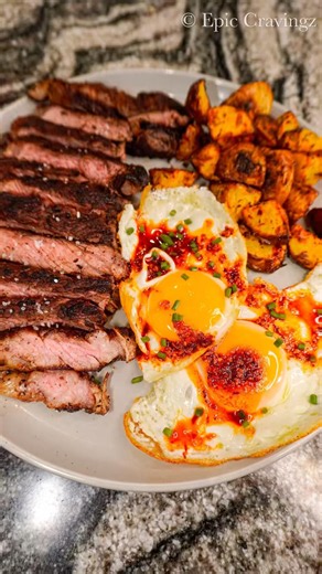 Brunch hits different with steak 🥩🍳 crispy potatoes and eggs every time! #steak #breakfast #recipe