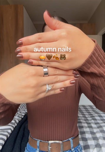Time for some Autumn nails 🤭🍂🤎 also matching my nail colour to my top for these has become my new fav thing 😅 #nails #nailinspo #nailtransformation #nailtransition #autumnnails #winternails #brownnails #tiktoksouthafrica