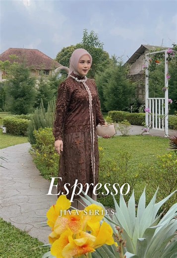 Baju Couple Elegan untuk Lebaran: Rekomendasi Kak Fhia